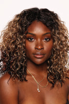 Nyomi Curlz