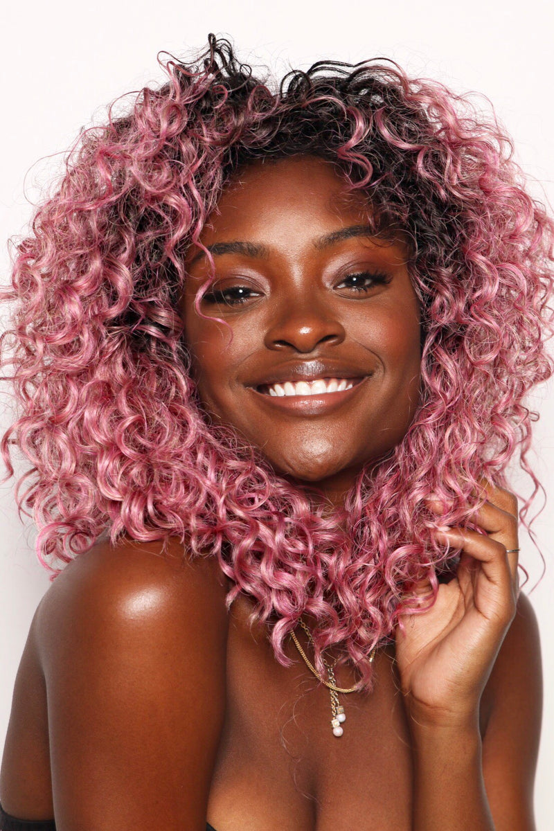 Nyomi Curlz