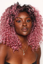 Nyomi Curlz